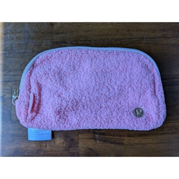 Lululemon Everywhere Belt Bag Fleece Pink Mist Gold - Picture 1 of 5